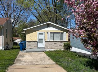 223 Flora Dr, Saint Louis, MO 63135