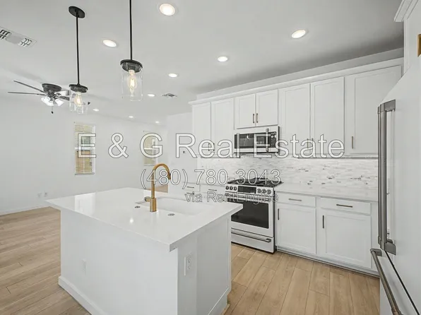 2771 S Chippewa Dr, Chandler, AZ 85286