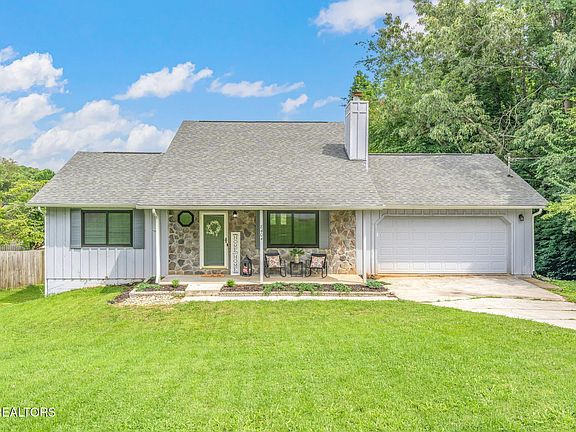 3rd image of 8404 Doral Cir