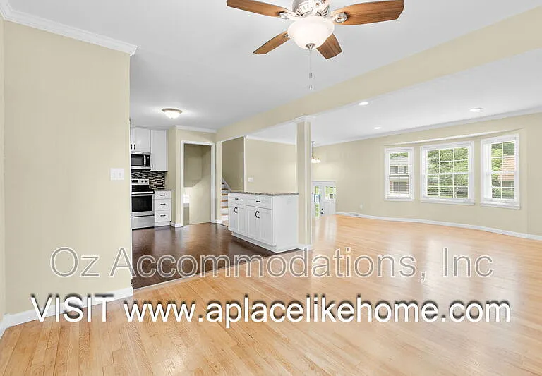 9514 Glenwood St — Photo 9