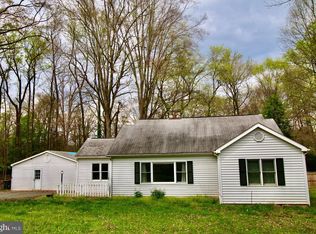 18300 Woodland Dr, Triangle, VA 22172