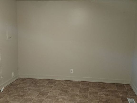 4th image of 8810 Montery Ct