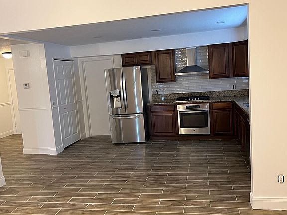 4th image of 7826 Clubhouse Estates Dr