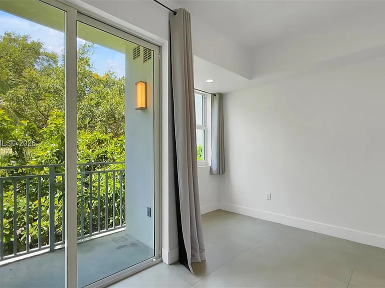 1536 NW 15th Ave #301 — Photo 3