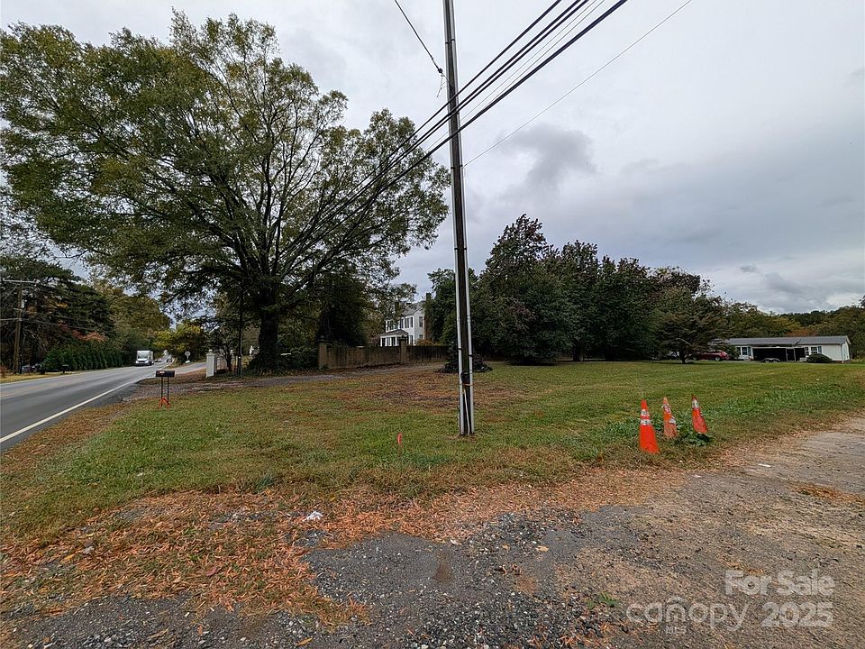 2nd image of 1332 Mecklenburg Hwy