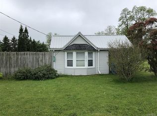 8498 Ridge Rd, Gasport, NY 14067