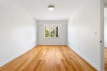 Rented by Safdie Realty Group