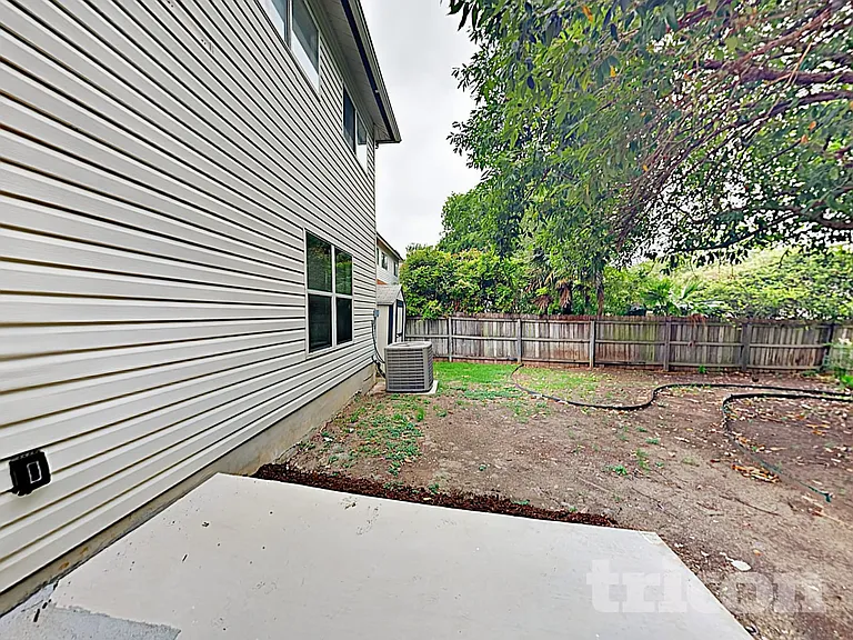 8055 Chestnut Cedar Dr — Photo 13
