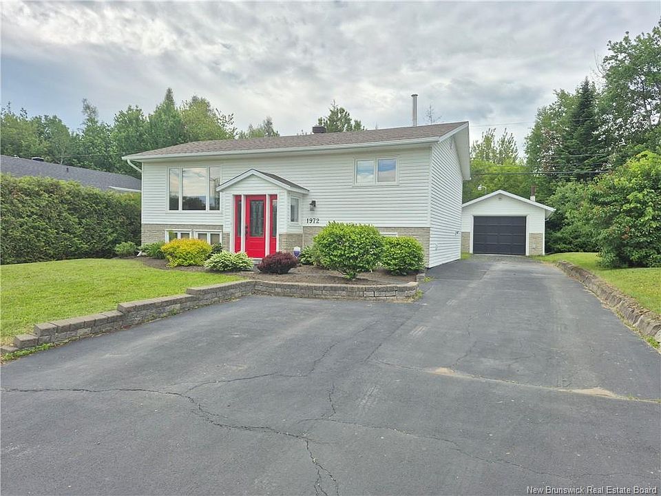 1st image of 1972 Brideau Dr