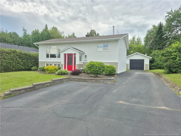 1972 Brideau Dr, Bathurst, NB E2A 2G8