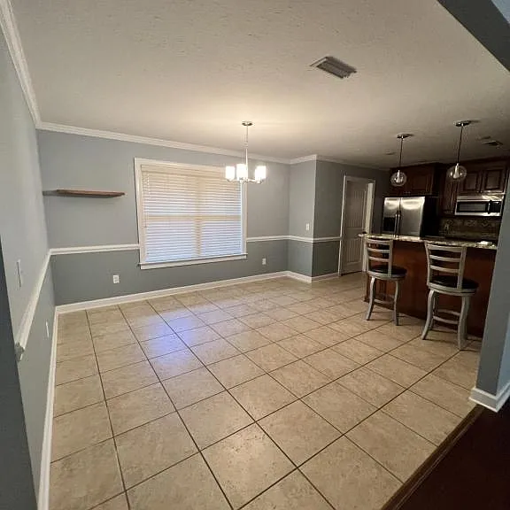 813 Dixie Dr — Photo 4