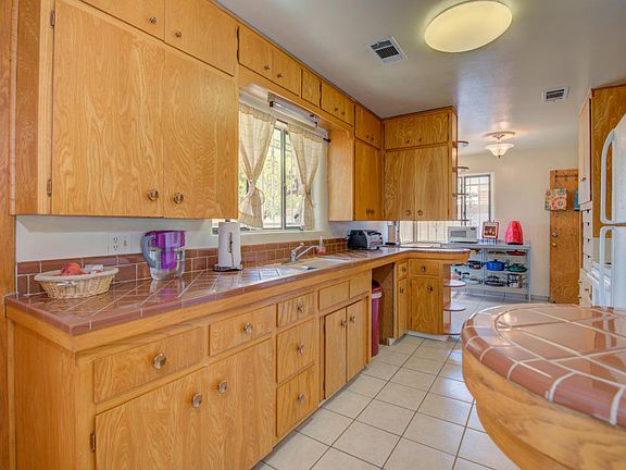 5th image of 508 Alvarado Dr NE