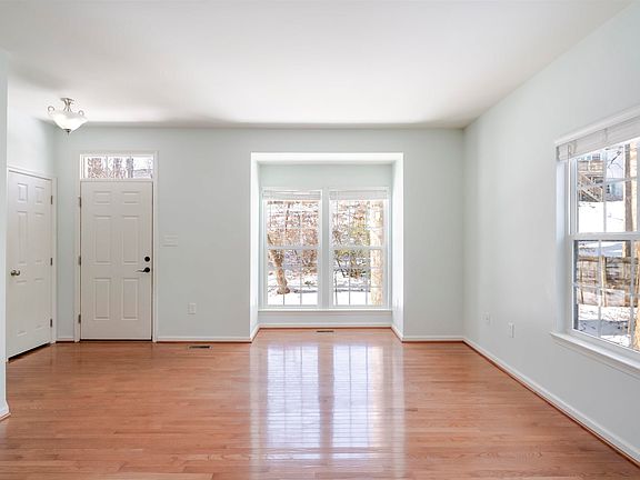 3rd image of 856 Rock Creek Rd