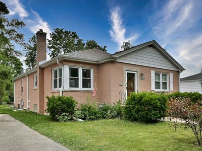 1747 Linneman St, Glenview, IL, 60025