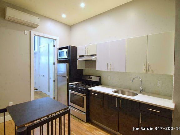 2nd image of 139 Essex St #Dpx