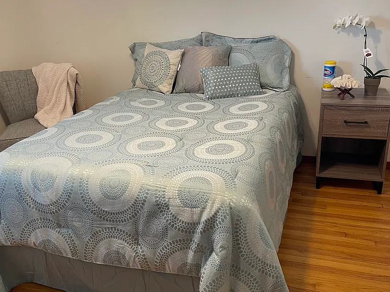 bedroom can be empty or furnished