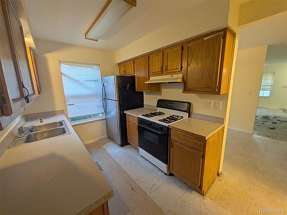 5th image of 3935 15th St
