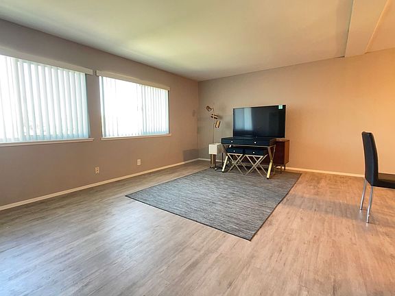 5th image of 202 Samson St #208