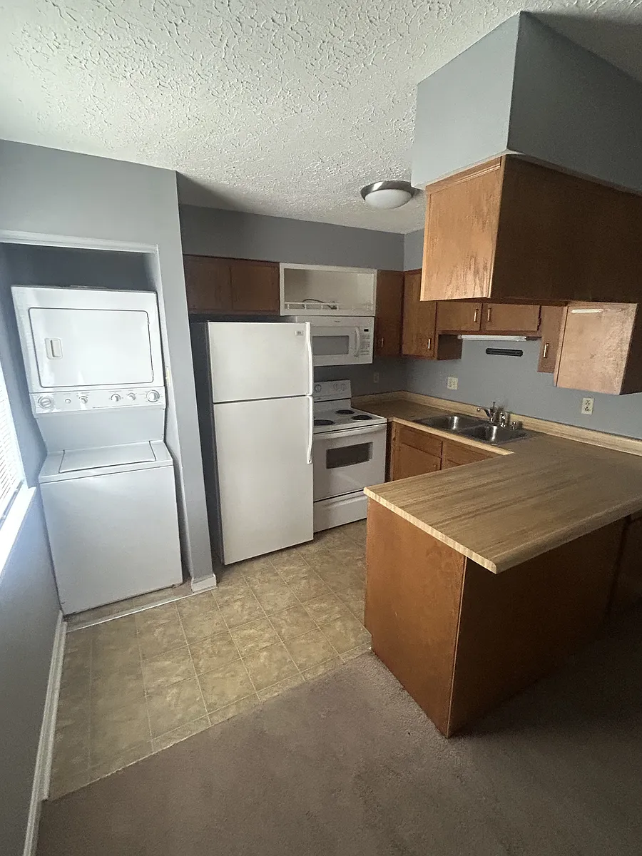 Building Photo - 392 Shelby Ave #10