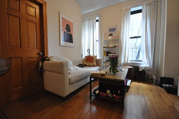 Rented by REAL New York | media 7