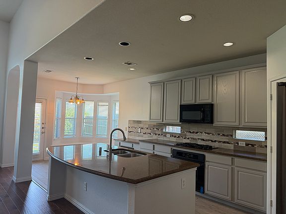 5th image of 8373 Brightside Ln