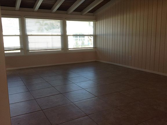 Bonus Room Next to Kitchen