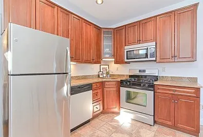 156 Cottage St #7 — Photo 9