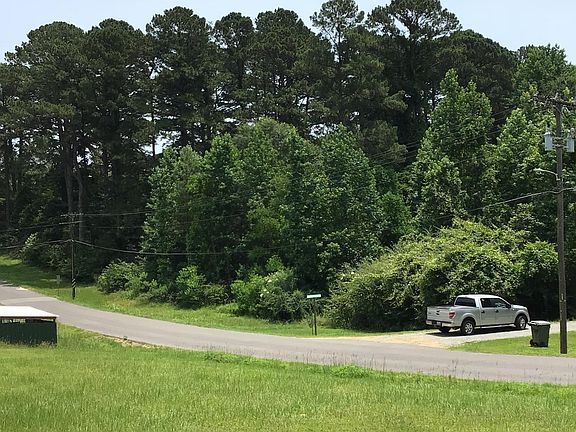 3rd image of 199 Post Rd