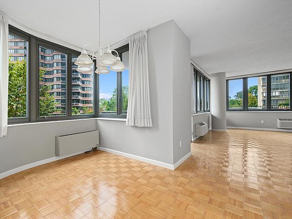 3rd image of 100 Carlyle Dr APT 5DN