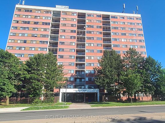2nd image of 10 Tapscott Rd #405