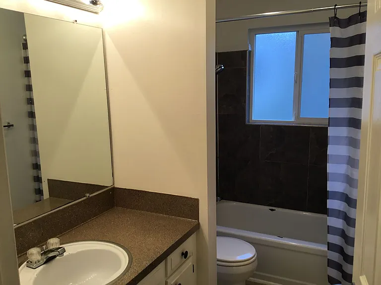 4202-4224 SE 58th Ave — Photo 9