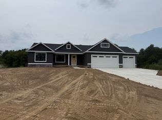 3286 Stonehill Ct, Wayland, MI 49348