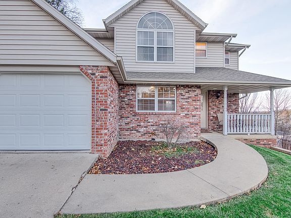 3rd image of 2416 Stratford Dr