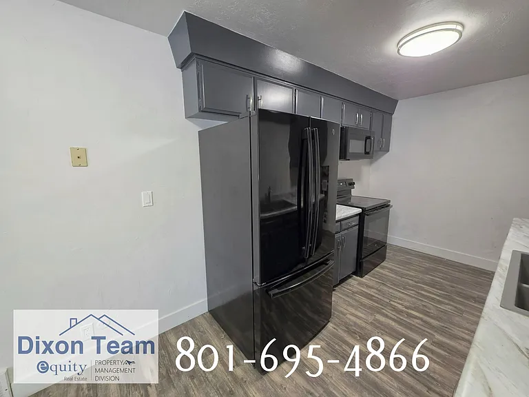 2327 Chateau Dr #1 — Photo 4