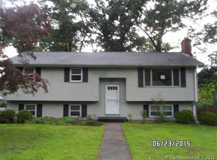 15 Windsor Ln, Bristol, CT 06010