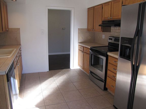 4th image of 520 N Foote Ave