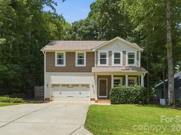 3675 W Bay Dr, Sherrills Ford, NC 28673