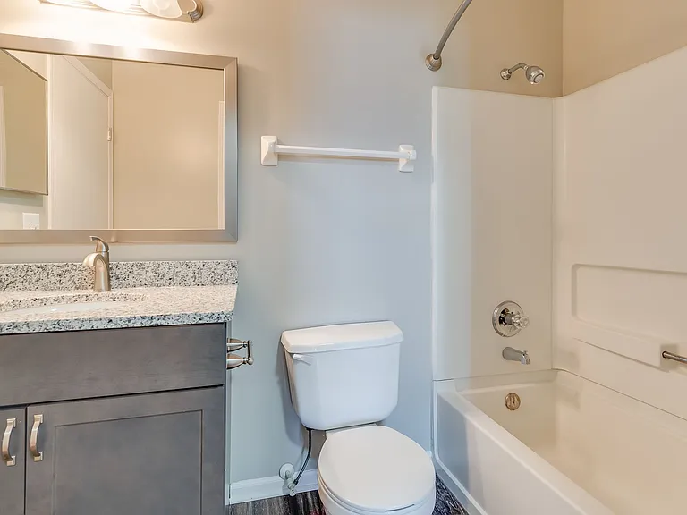 Watkins Glen Apartments — Photo 35