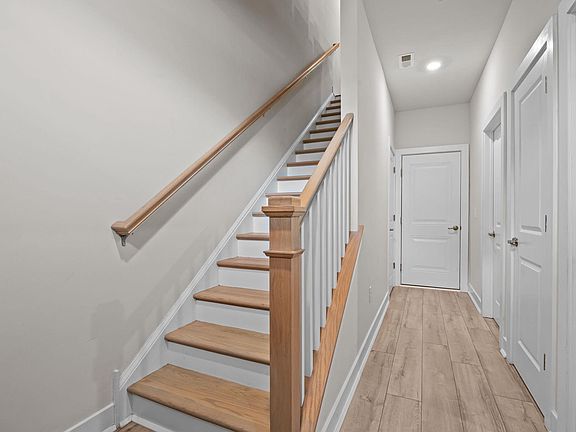 3rd image of 108 Annapolis St