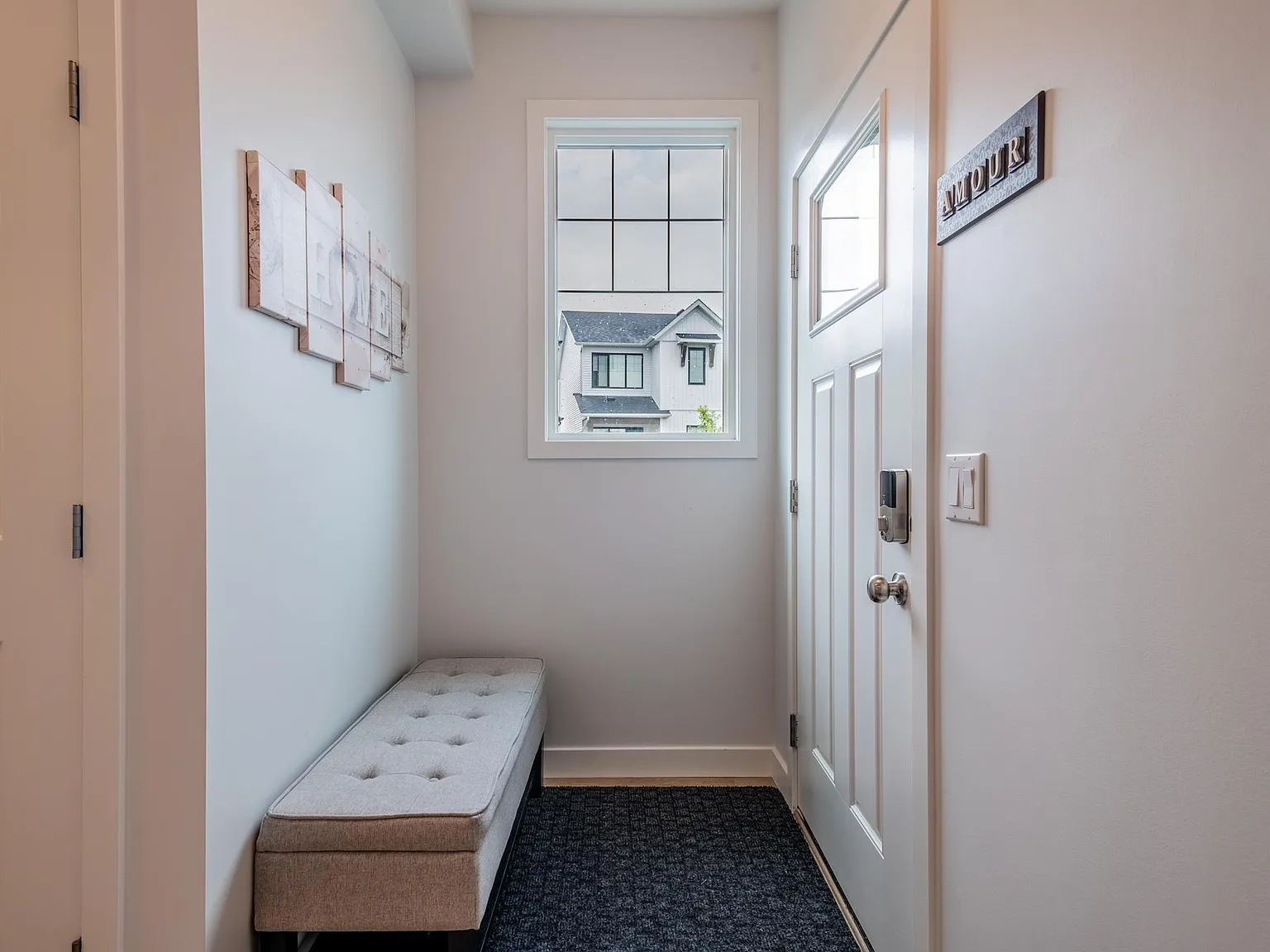 3 bed, 2.5 bath, 1601 sqft, $2,500 — Photo 3