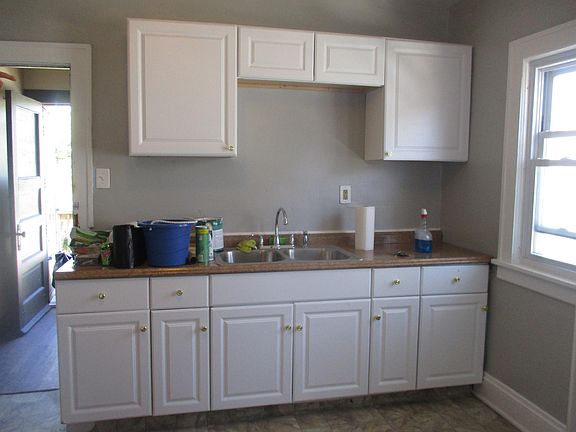 3rd image of 4322 Wichita Ave #Up