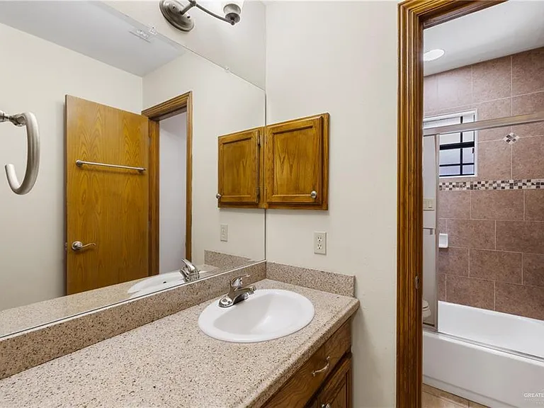 801 New Orleans Cir — Photo 13
