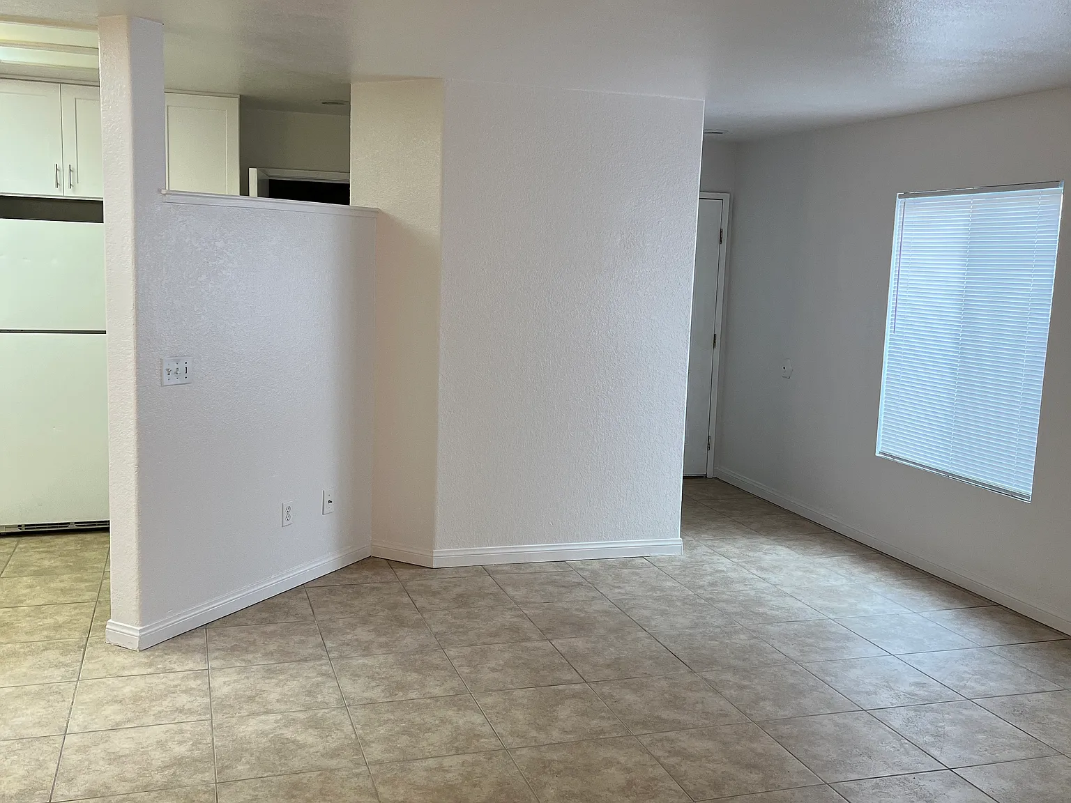 3 bed, 1300 sqft, $2,550 — Photo 3
