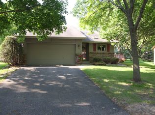 13071 Glenhurst Cir, Savage, MN 55378