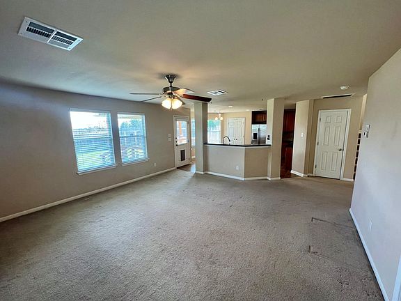 3rd image of 2060 Genesta Dr