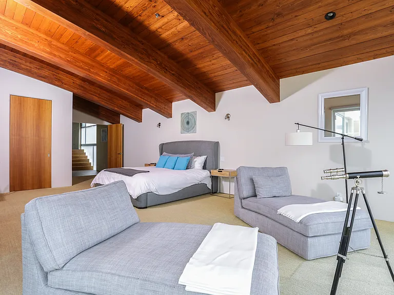 1013 Mandalay Beach Rd — Photo 10