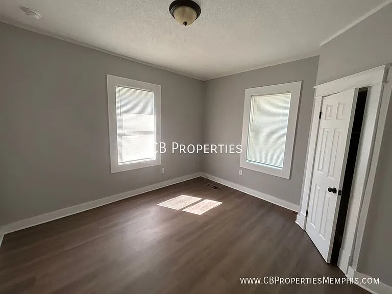 1428 Snowden Ave — Photo 5
