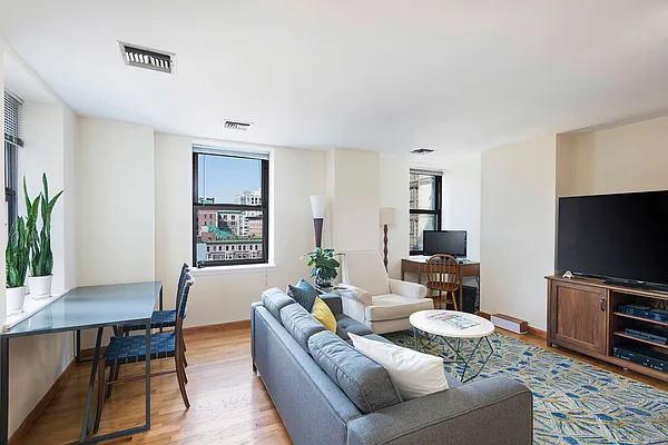 Rented by Compass | media 9