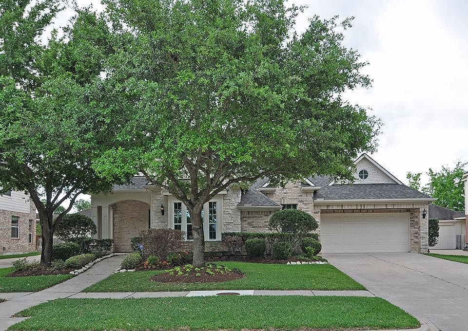 1st image of 2018 Upland Park Dr