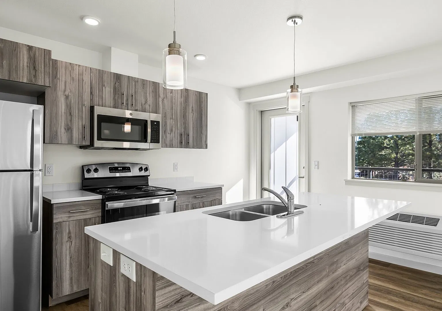 920 W Felicity Ln — Photo 1